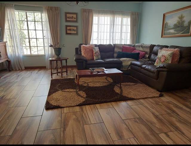 4 BEDROOM HOUSE FOR SALE IN SUIDERBERG